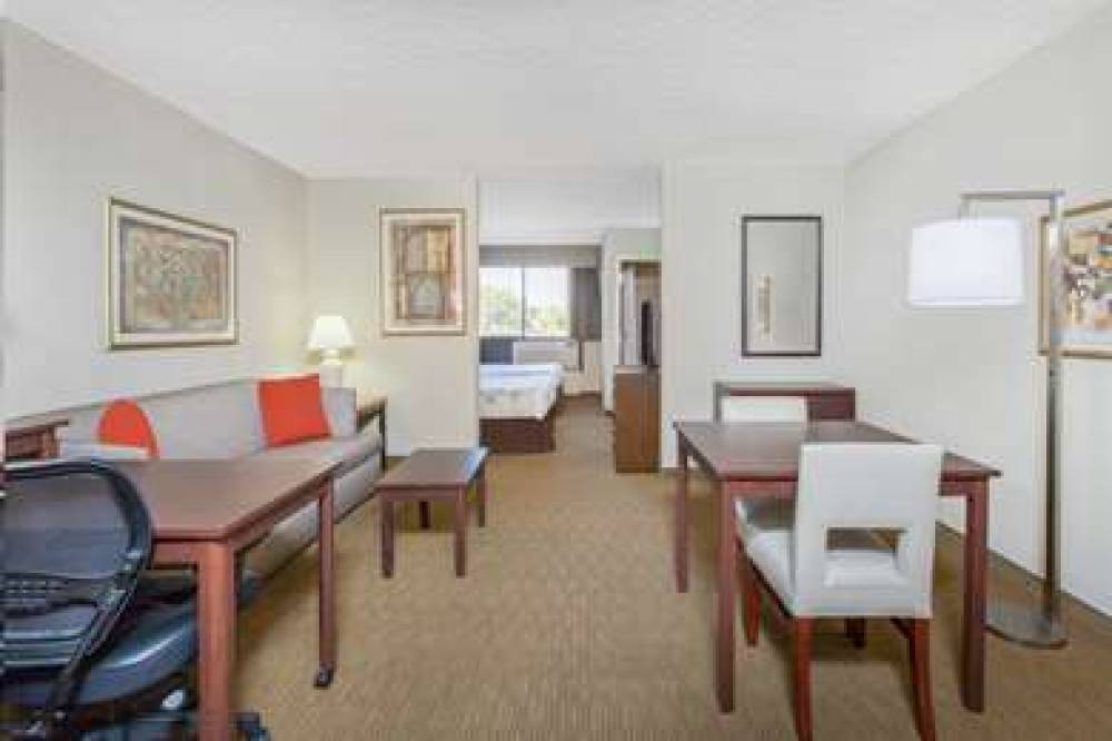 Hawthorn Suites By Wyndham Midwest City Tinker AFB 8