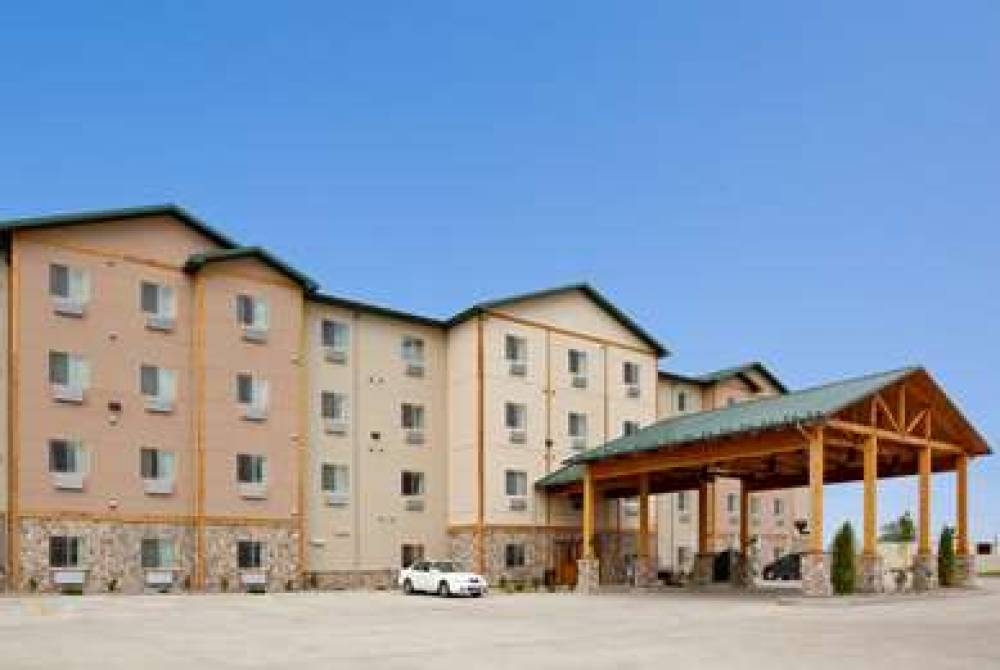 HAWTHORN SUITES BY WYNDHAM MINOT 2