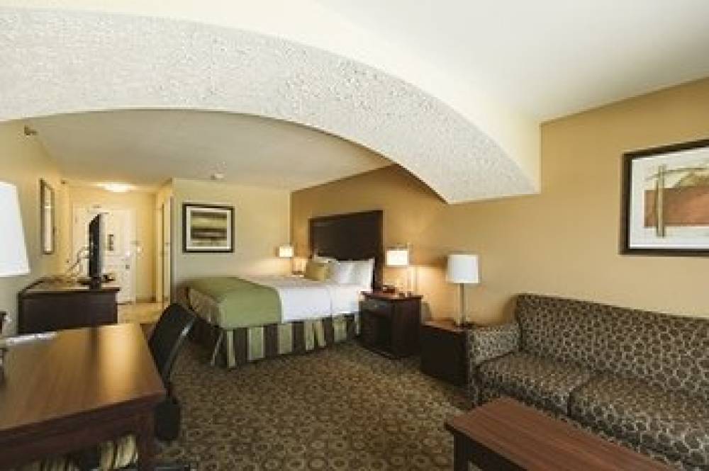 Highland Suites - Minot 4