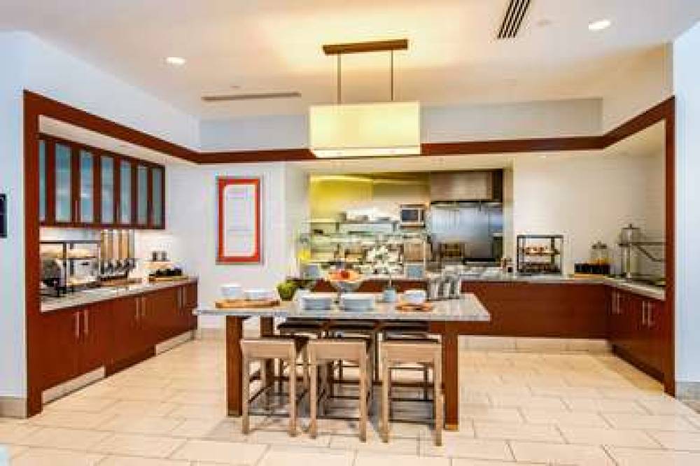 Hilton Garden Inn Alexandria Old Town National Ha 9