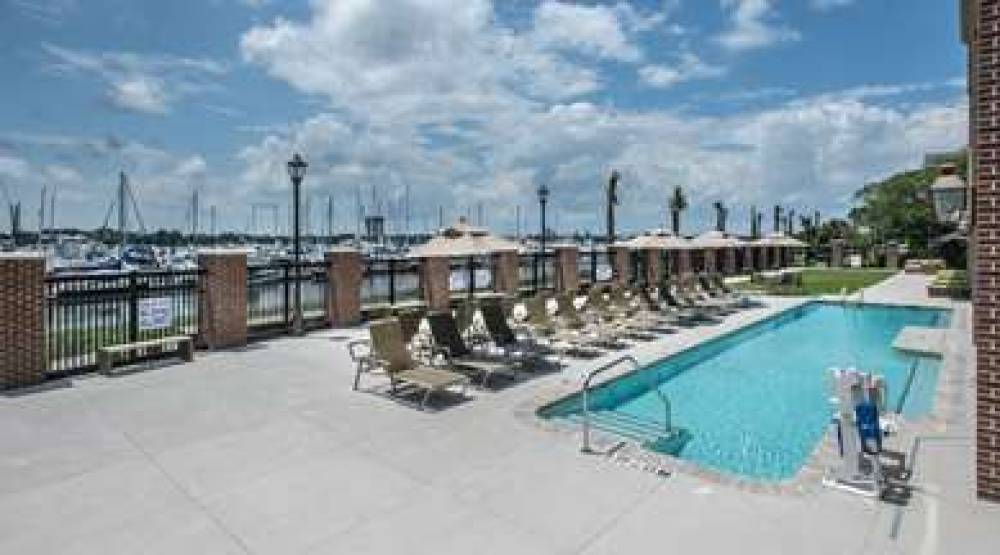 Hilton Garden Inn Charleston Waterfront/Downtown 10