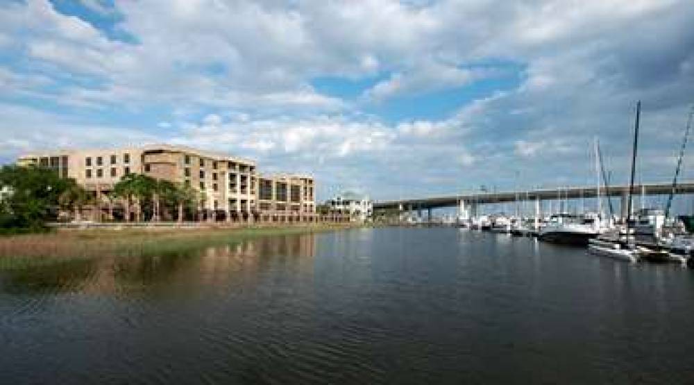 Hilton Garden Inn Charleston Waterfront/Downtown