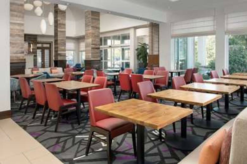 HILTON GARDEN INN CHARLOTTE AIRPORT 9