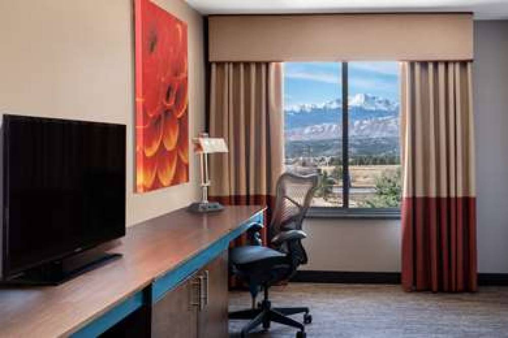 Hilton Garden Inn Colorado Springs 10