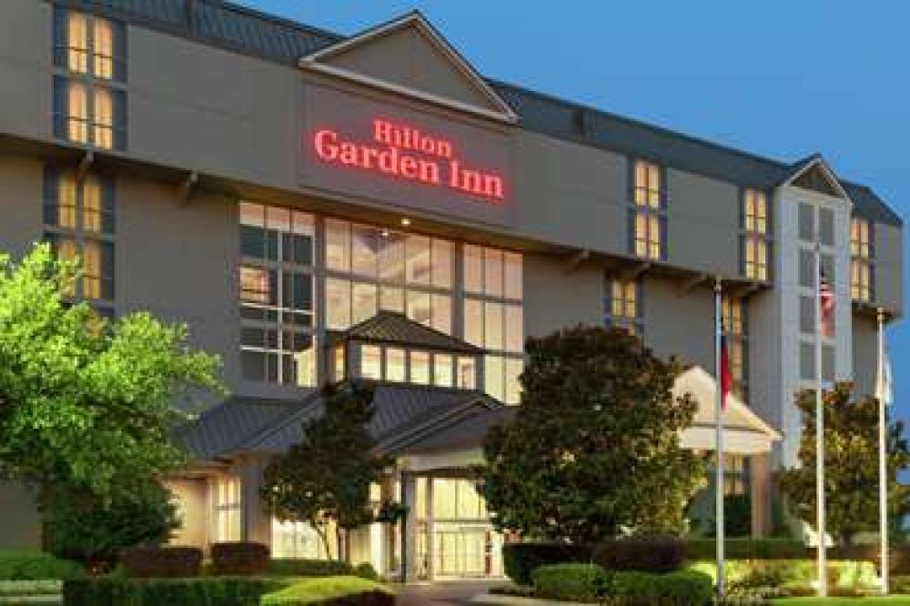 Hilton Garden Inn Dallas Market Center 1