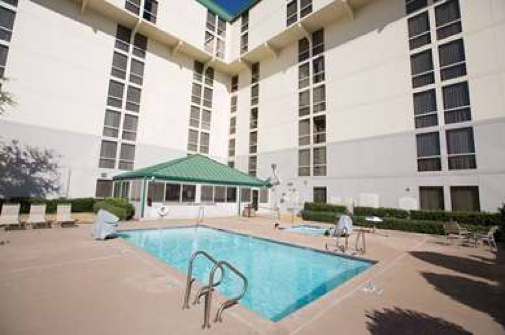 Hilton Garden Inn Dallas Market Center 7