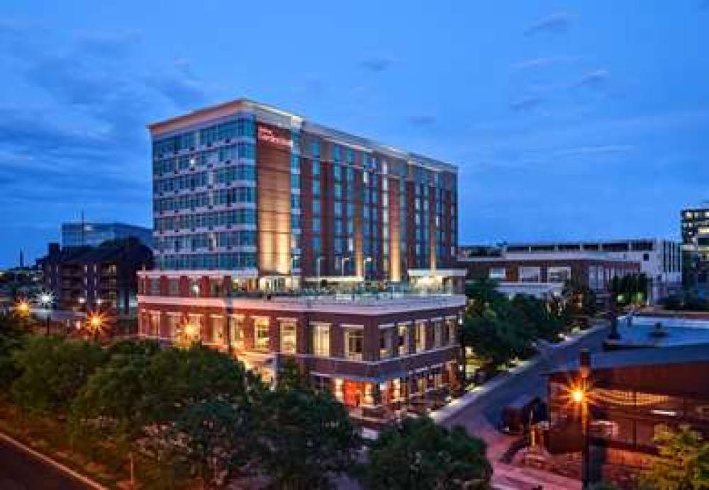 HILTON GARDEN INN DOWNTOWN CC 2