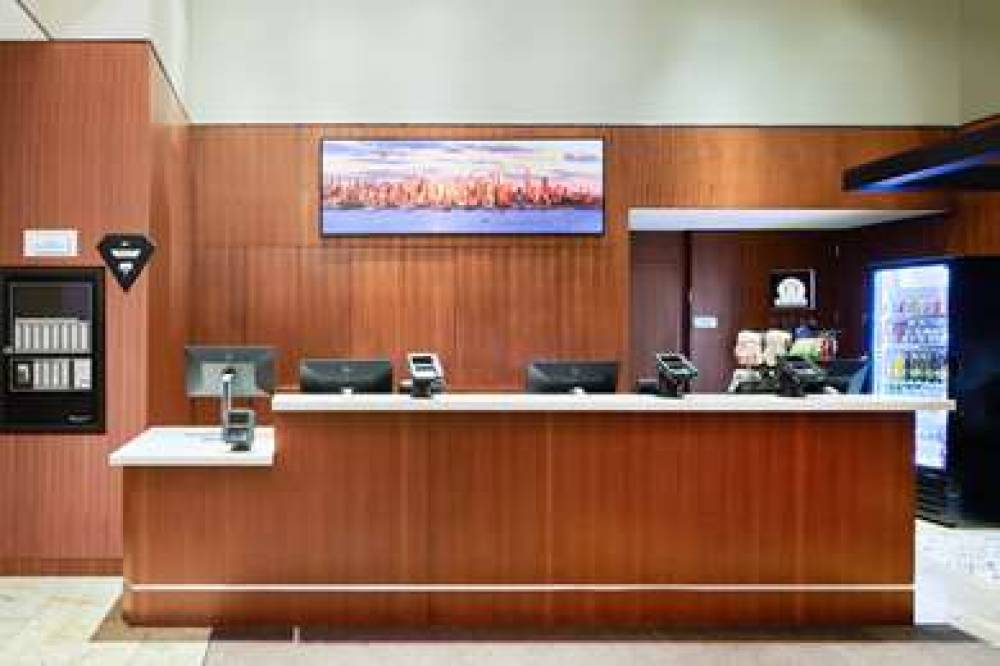 Hilton Garden Inn New York  West 35th St 8