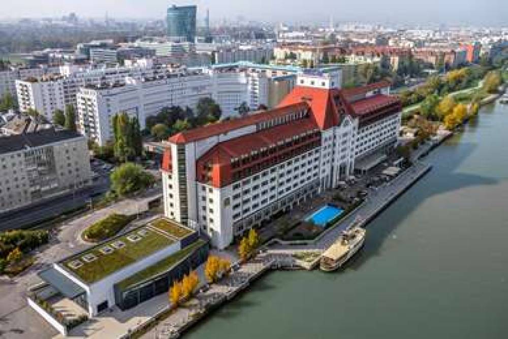 HILTON VIENNA WATERFRONT 3