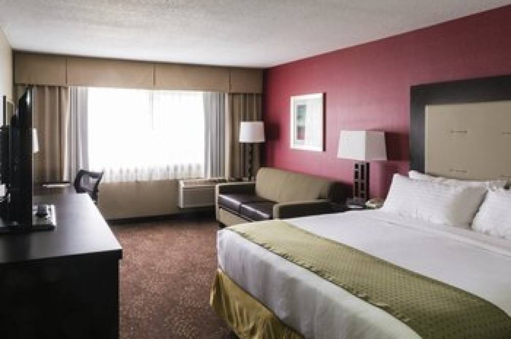 Holiday Inn BIG RAPIDS 3