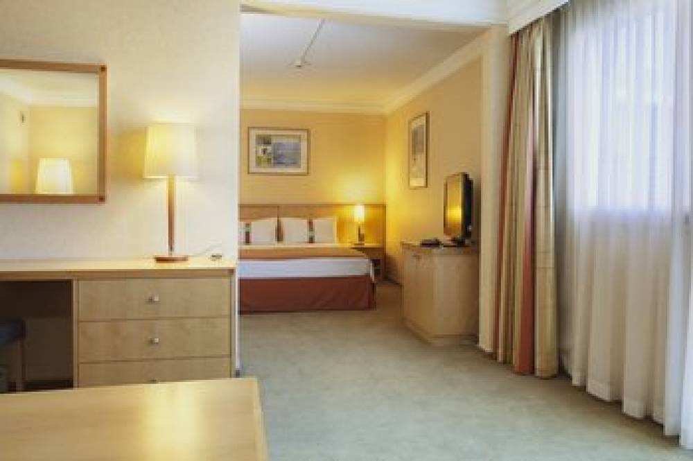 Holiday Inn CALAIS 5