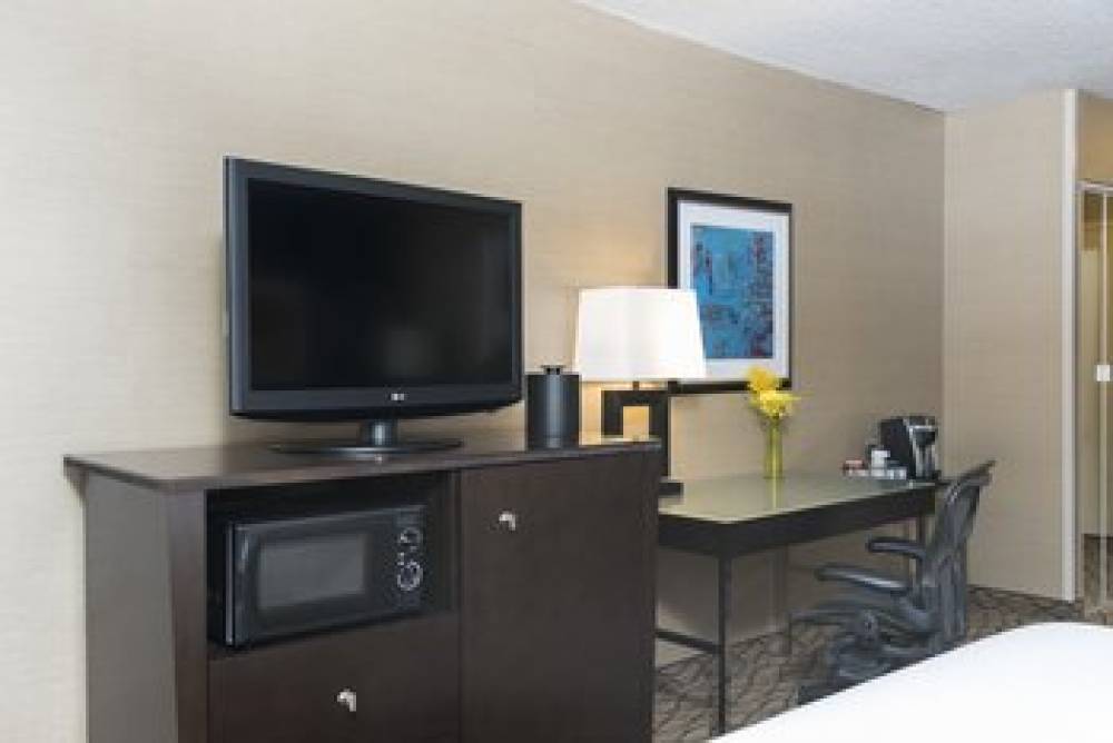 Holiday Inn CHICAGO-ELK GROVE 10