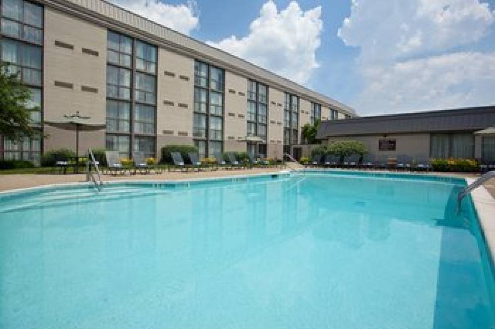 Holiday Inn CINCINNATI-RIVERFRONT 6