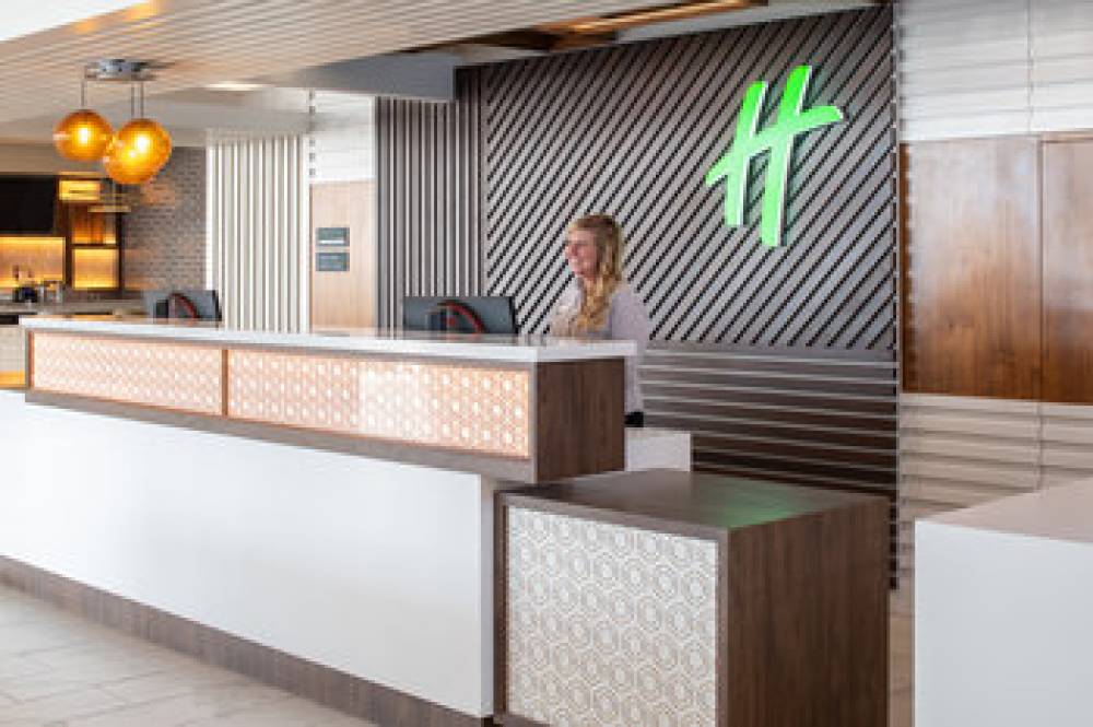 HOLIDAY INN COLUMBIA RIVERFRONT 5