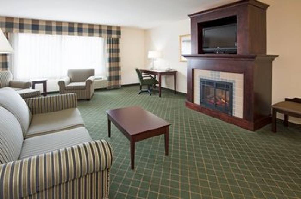 Holiday Inn CONFERENCE CTR MARSHFIELD 8