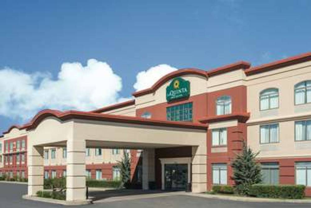 HOLIDAY INN EXP AIRPORT 3