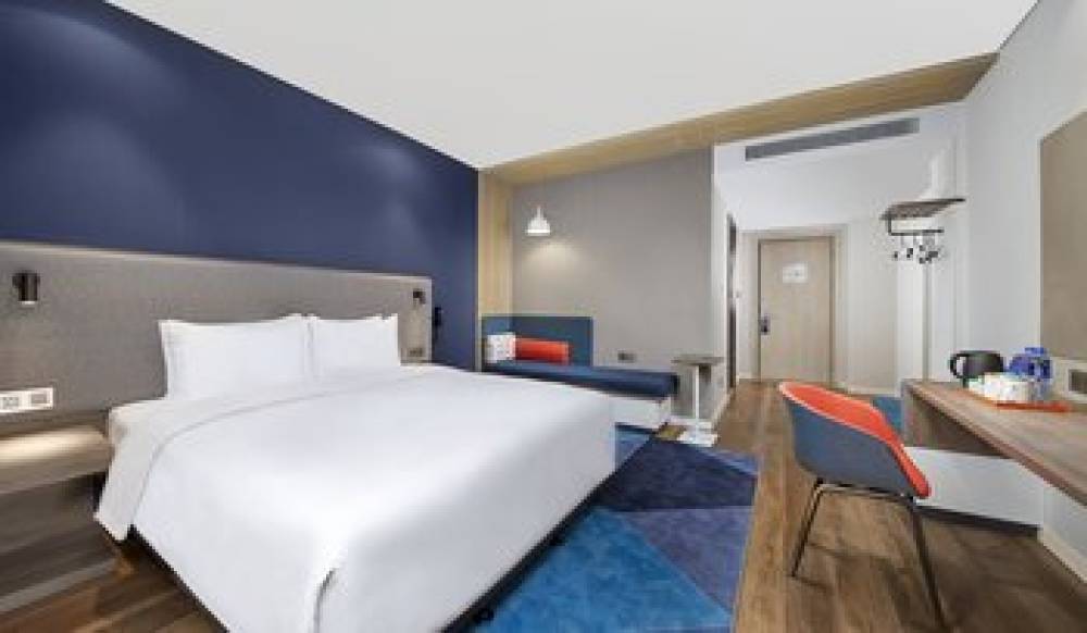 HOLIDAY INN EXP AIRPORT ZONE 9