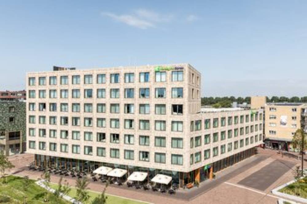 HOLIDAY INN EXP ALMERE 1