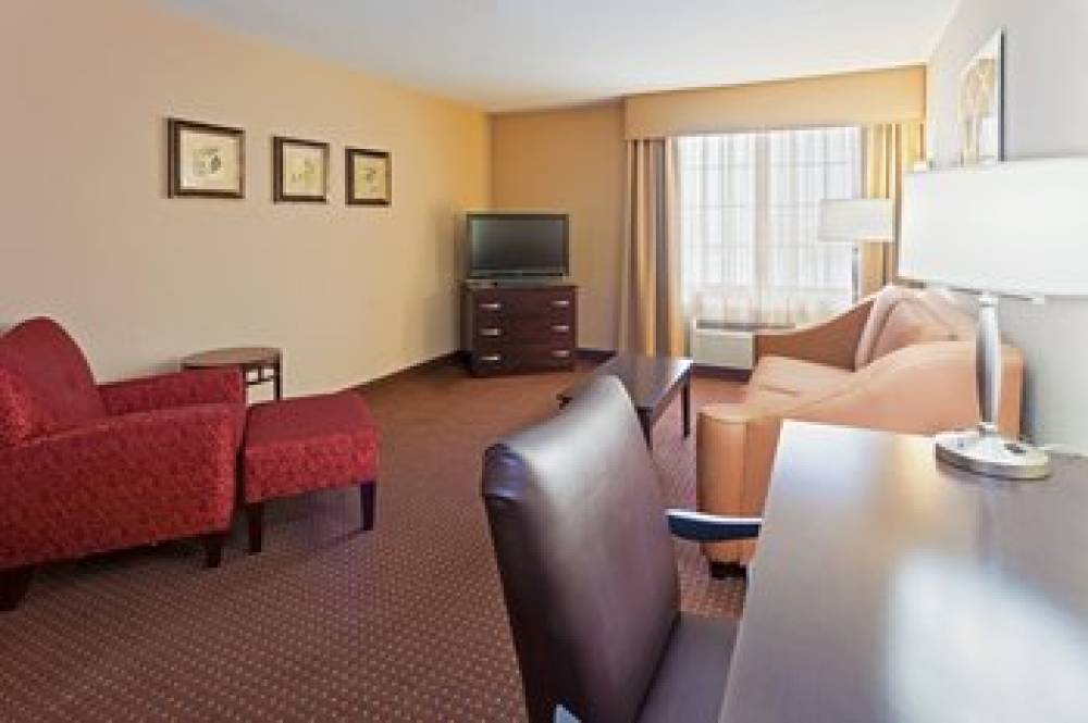 HOLIDAY INN EXP ASHTABULA-GENE 4