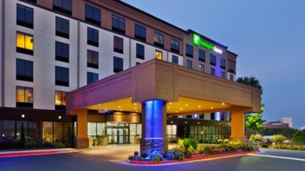 HOLIDAY INN EXP BALLPARK 1