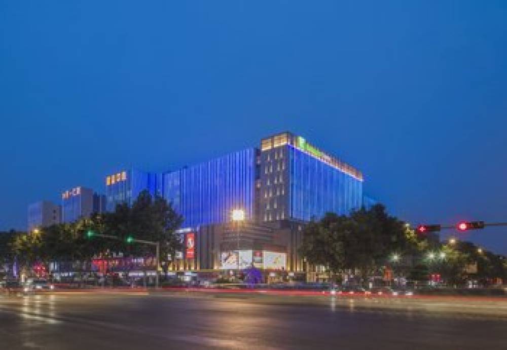 HOLIDAY INN EXP CHENGYANG CENTRAL 1