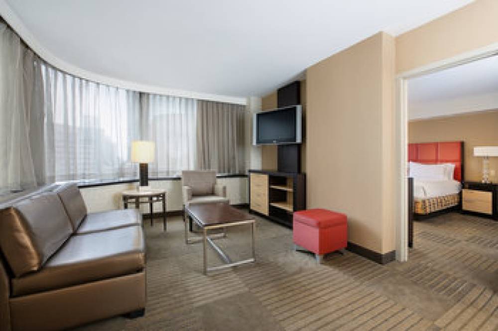 HOLIDAY INN EXP DOWNTOWN 10