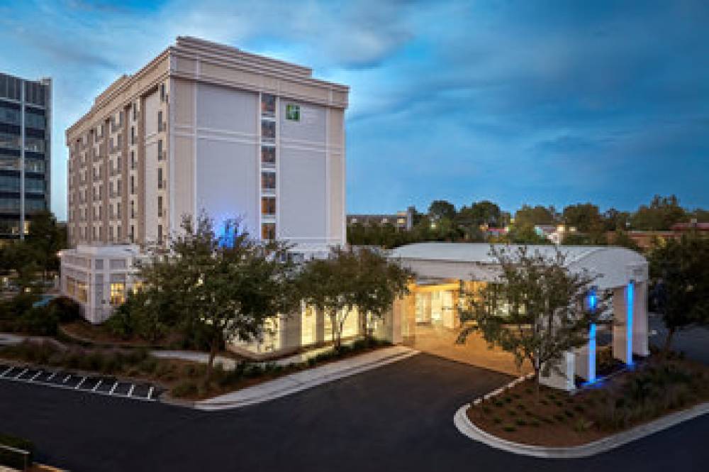 HOLIDAY INN EXP DWTN WEST EDGE 1