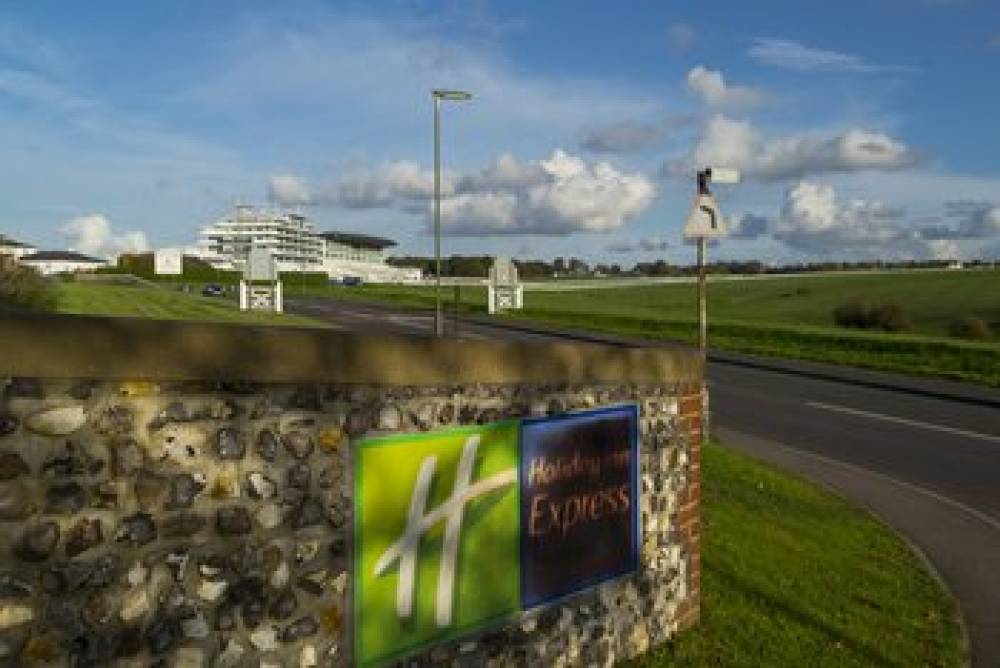 HOLIDAY INN EXP EPSOM DOWNS 3