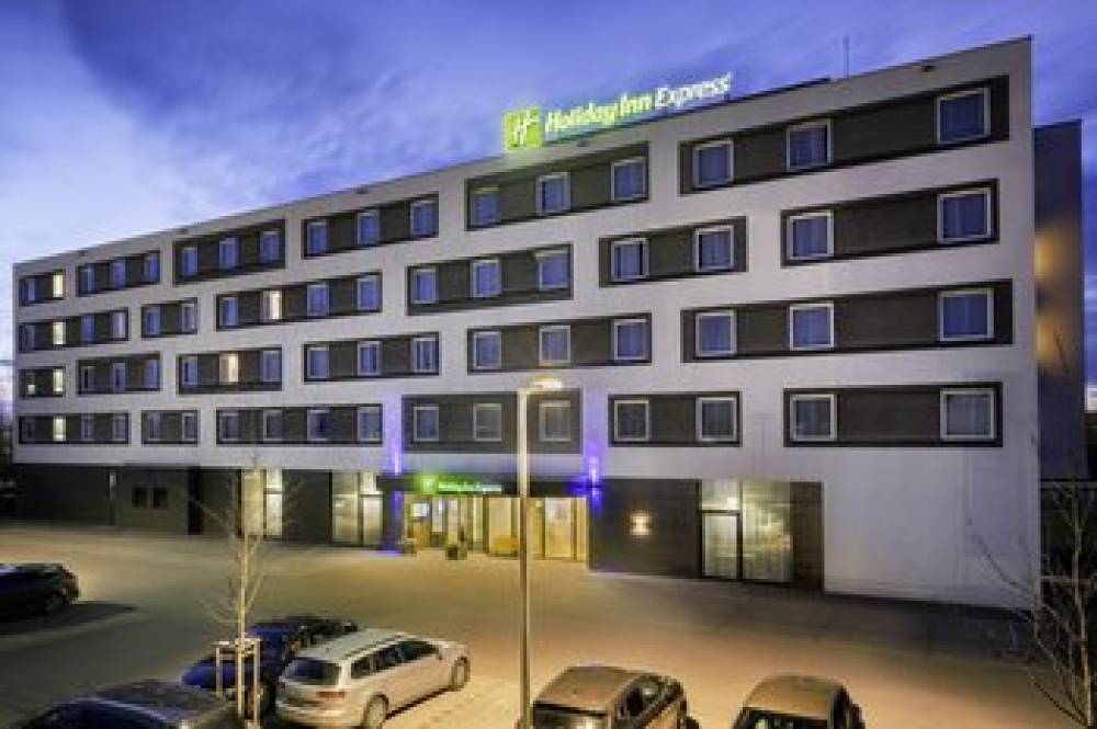 HOLIDAY INN EXP FRIEDRICHSHAFEN 1