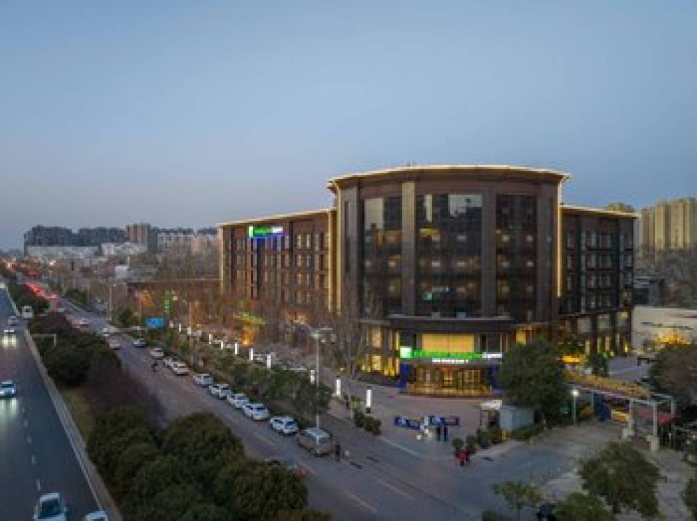 HOLIDAY INN EXP GUANCHENG 2