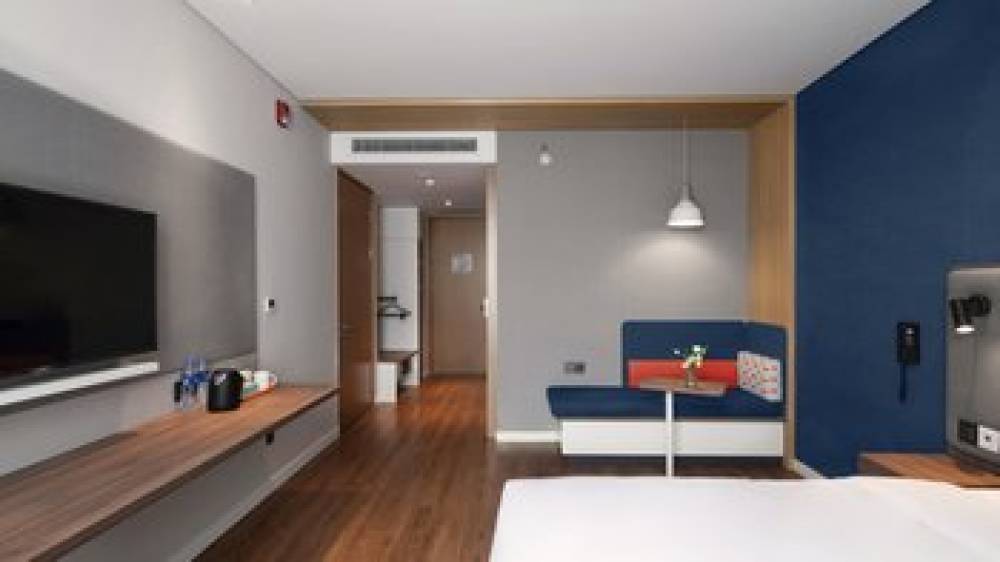 HOLIDAY INN EXP HONGQIAO NORTH 8