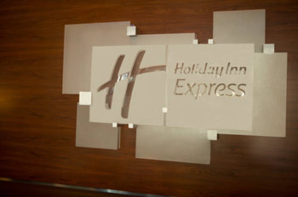 HOLIDAY INN EXP INTERNATIONAL 5