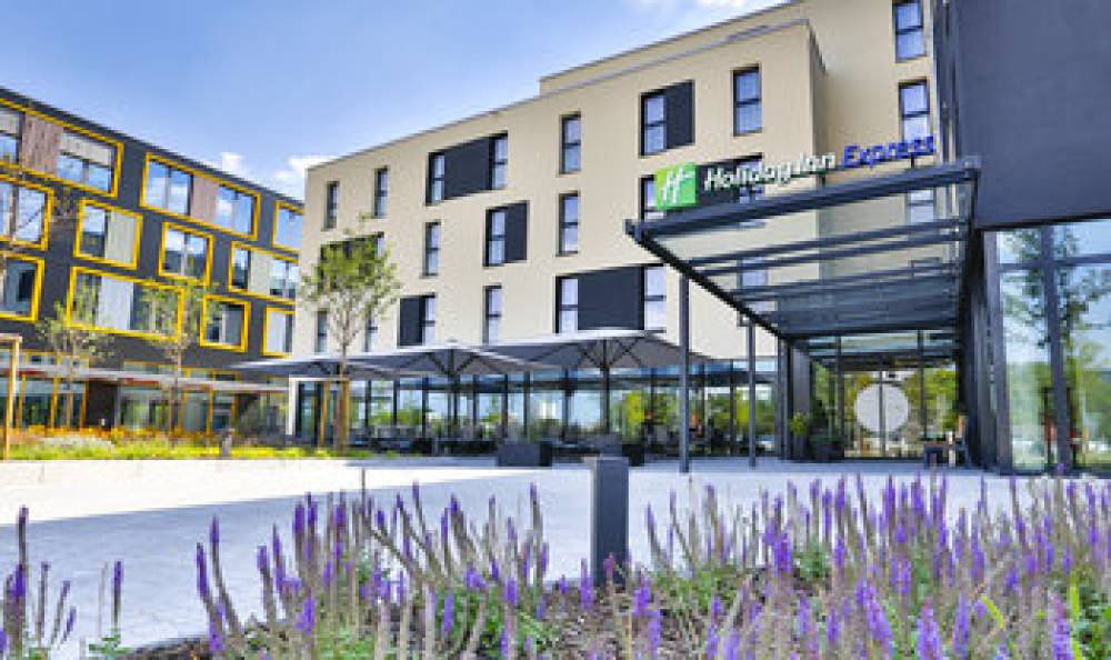 HOLIDAY INN EXP KARLSRUHE CITY PARK 1