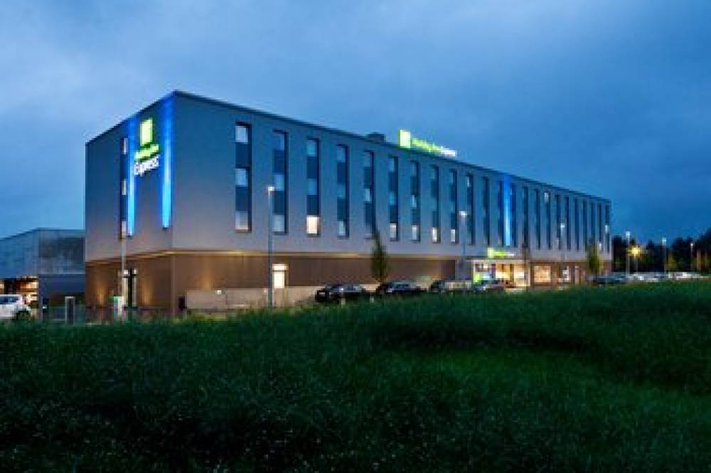 HOLIDAY INN EXP LUSTENAU 1