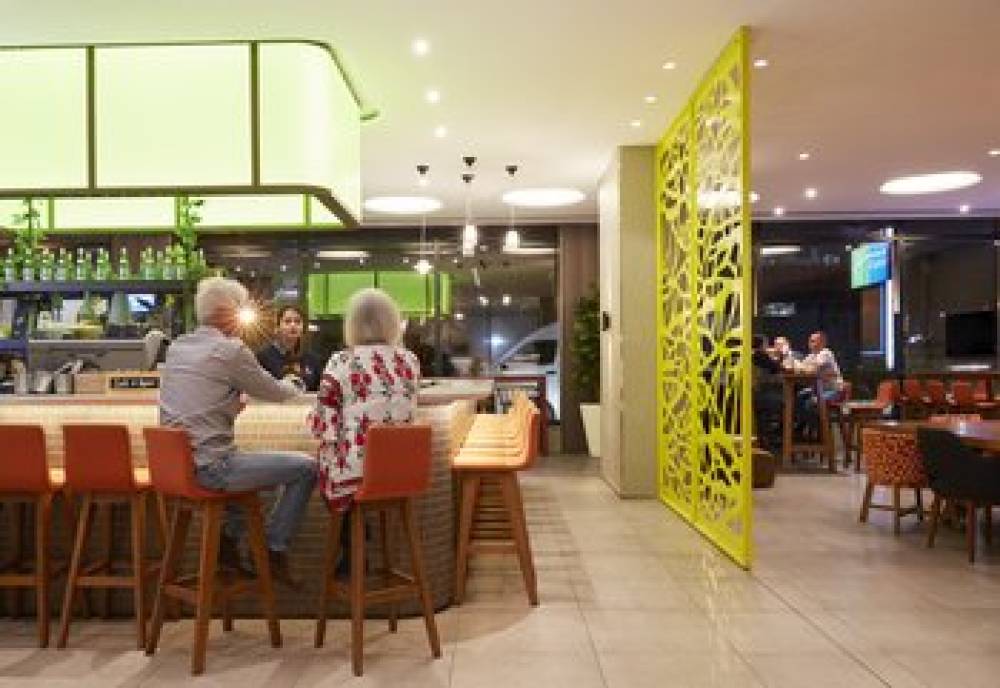 HOLIDAY INN EXP MACQUARIE PARK 2