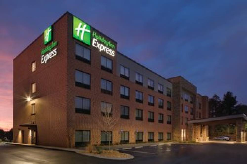 Holiday Inn Exp Newnan