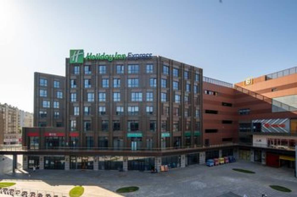 HOLIDAY INN EXP NORTH GATEWAY 7