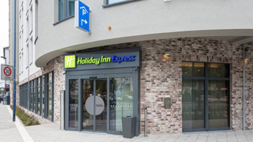 HOLIDAY INN EXP OFFENBACH 4