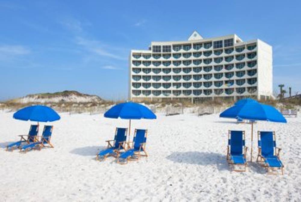 HOLIDAY INN EXP PCOLA BEACH 8