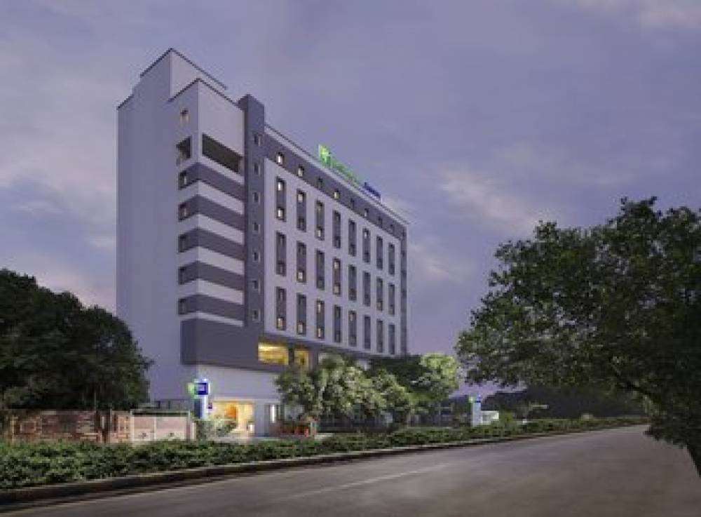 HOLIDAY INN EXP PRAHLAD NAGAR 4