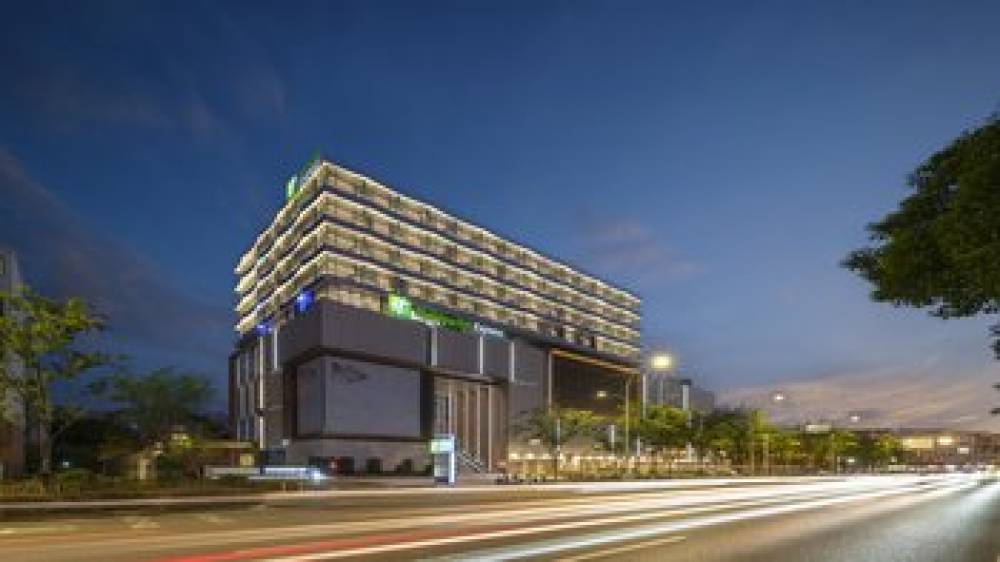 HOLIDAY INN EXP QINGPU 1