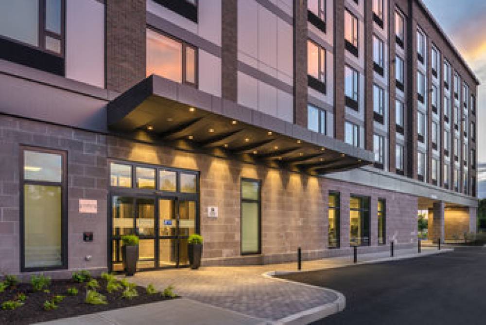 Holiday Inn Exp Revere