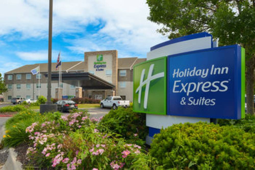 HOLIDAY INN EXP STES 120TH AND MAPL 1