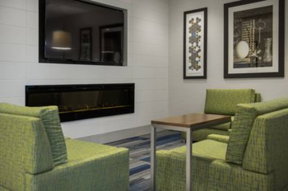 HOLIDAY INN EXP STES AIRDRIE 7