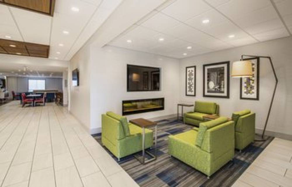 HOLIDAY INN EXP STES AIRDRIE 2