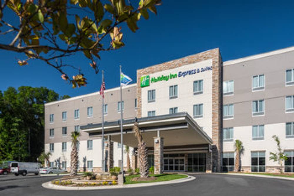 HOLIDAY INN EXP STES AIRPORT 4