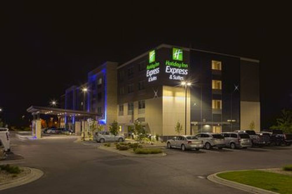 Holiday Inn Exp Stes Airport