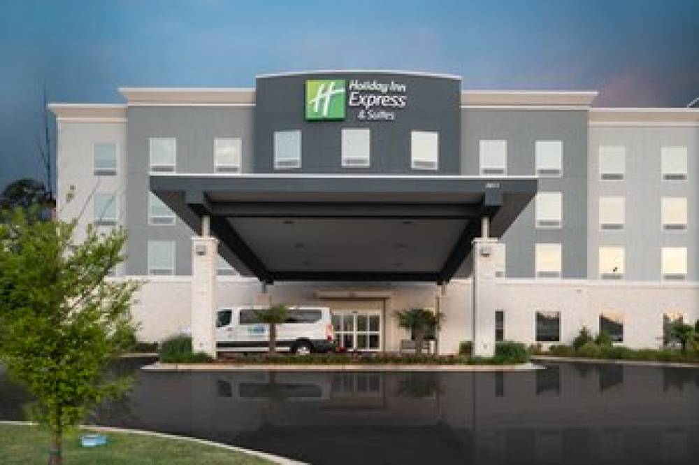 HOLIDAY INN EXP STES AIRPORT 1