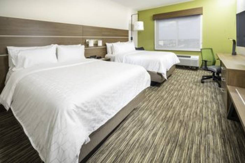 HOLIDAY INN EXP STES AIRPORT 7