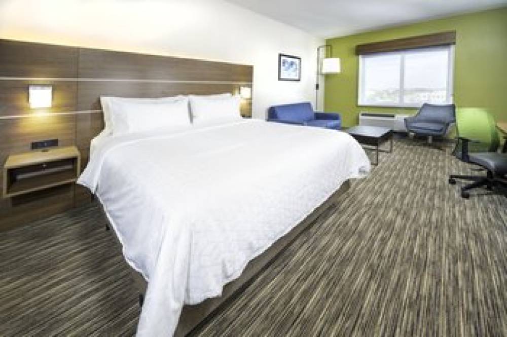 HOLIDAY INN EXP STES AIRPORT 10